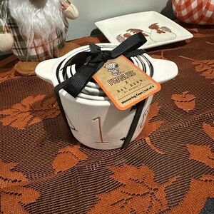 Rae Dunn Peanuts Halloween Measuring Cups